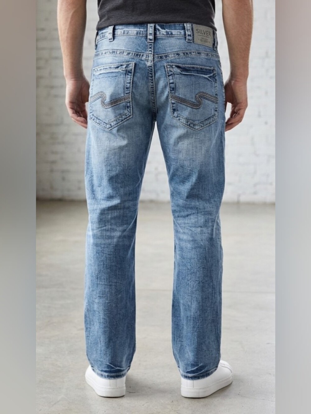 Silver Jeans Men’s  Gordie Loose Fit Light Blue Straight Jeans EMC SZ 36